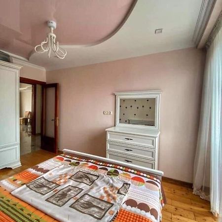 Apartment Dolphin Batum Dış mekan fotoğraf