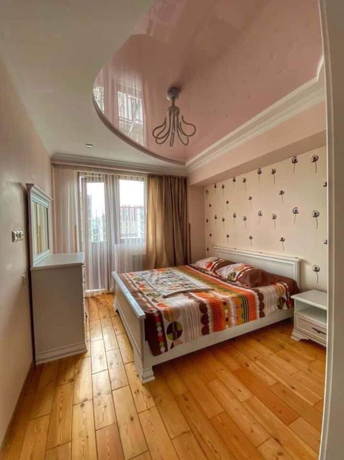 Apartment Dolphin Batum Dış mekan fotoğraf