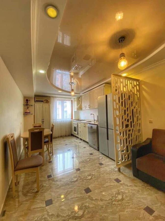 Apartment Dolphin Batum Dış mekan fotoğraf