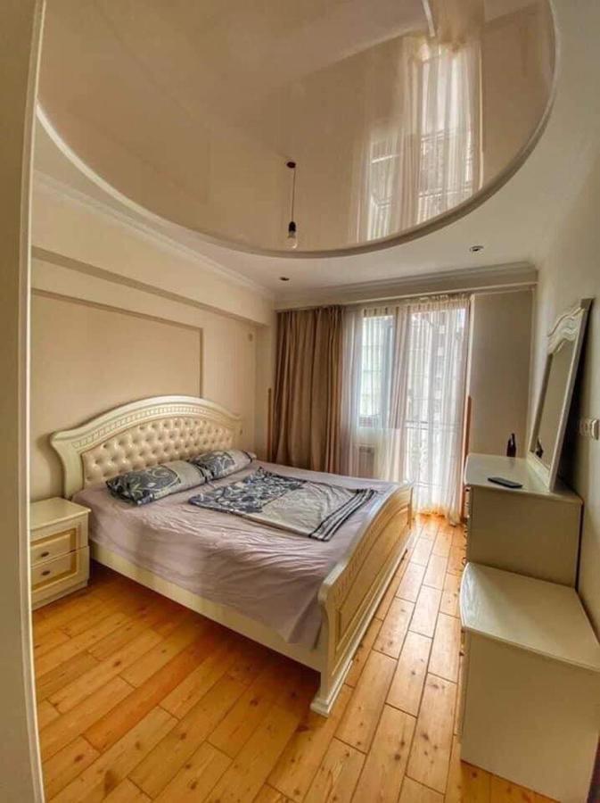 Apartment Dolphin Batum Dış mekan fotoğraf
