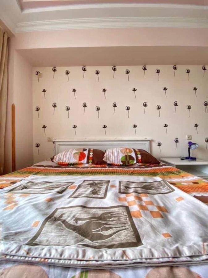 Apartment Dolphin Batum Dış mekan fotoğraf