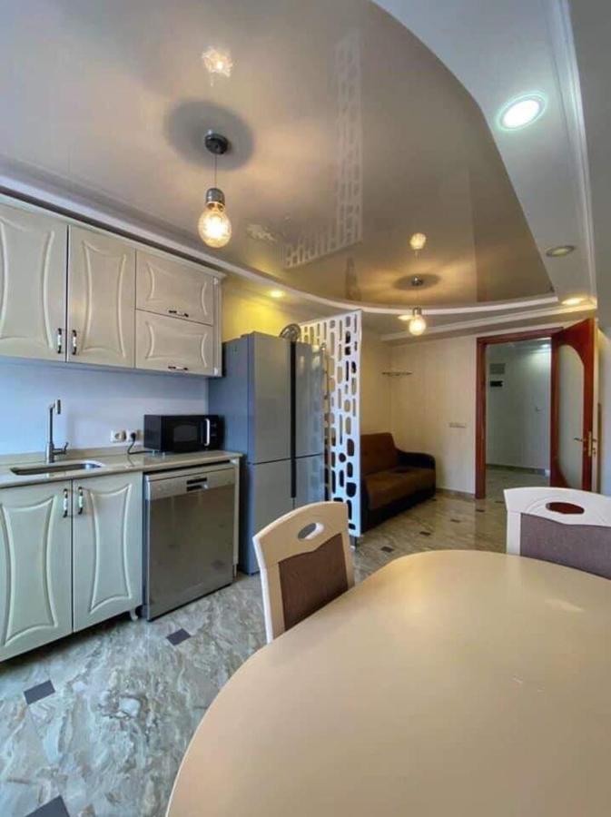 Apartment Dolphin Batum Dış mekan fotoğraf