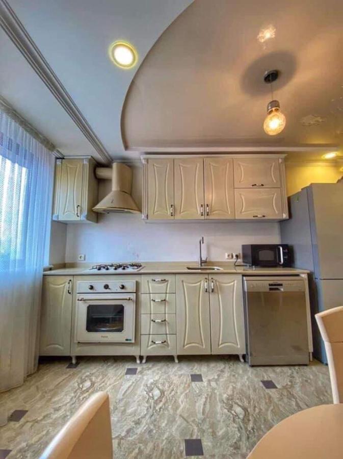 Apartment Dolphin Batum Dış mekan fotoğraf