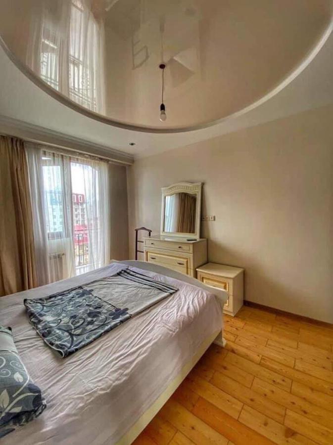 Apartment Dolphin Batum Dış mekan fotoğraf