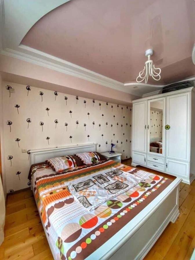 Apartment Dolphin Batum Dış mekan fotoğraf